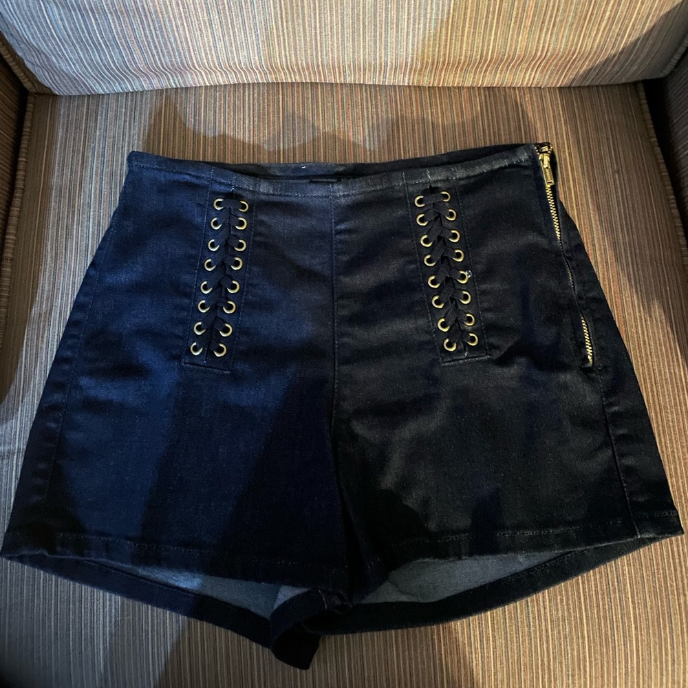GUESS JEAN SHORTS